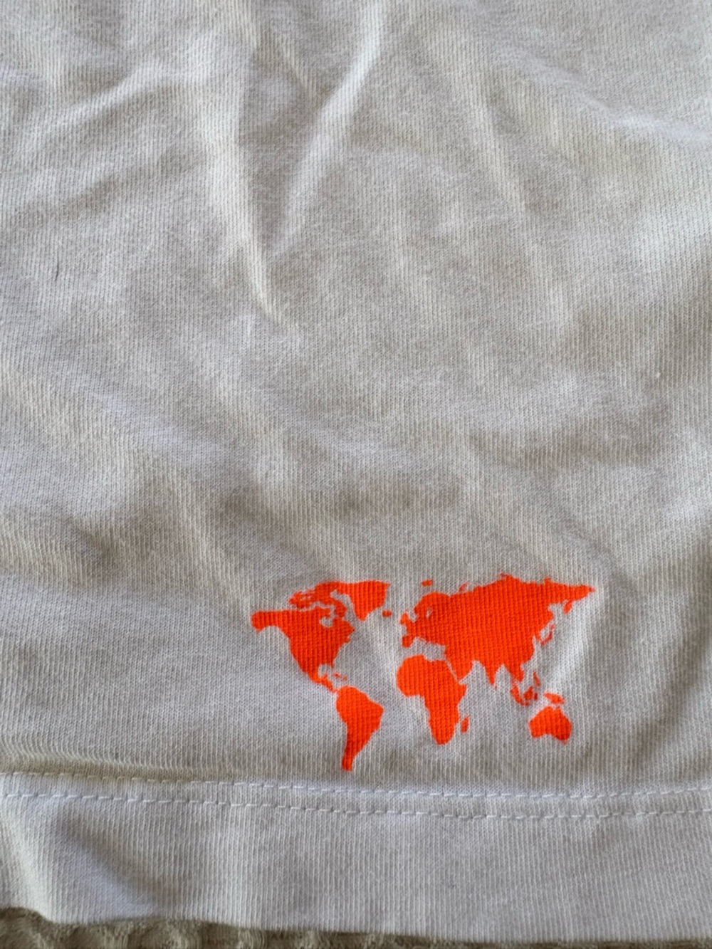 Nike Air Earth T-Shirt White CT6541-100 Beaverton OR Mens Size XXL Made in Egypt - Picture 8 of 13